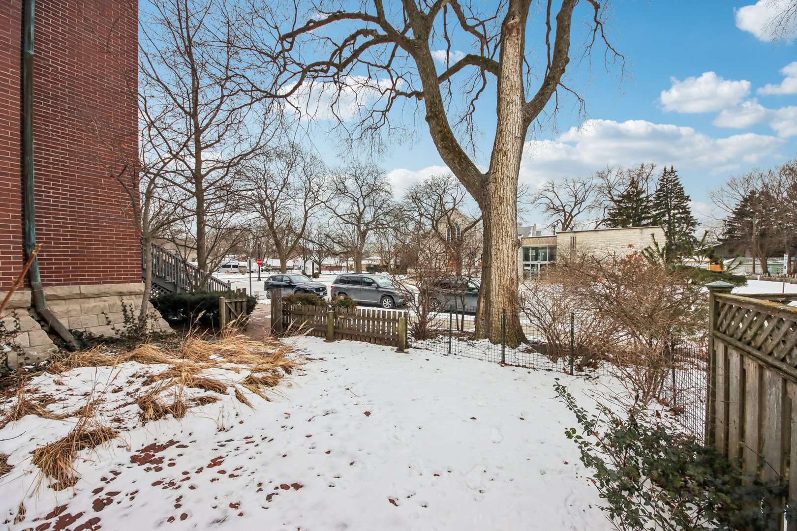 532 Wesley Avenue, Unit WEST Evanston, IL 60202 - Photo 26 of 29