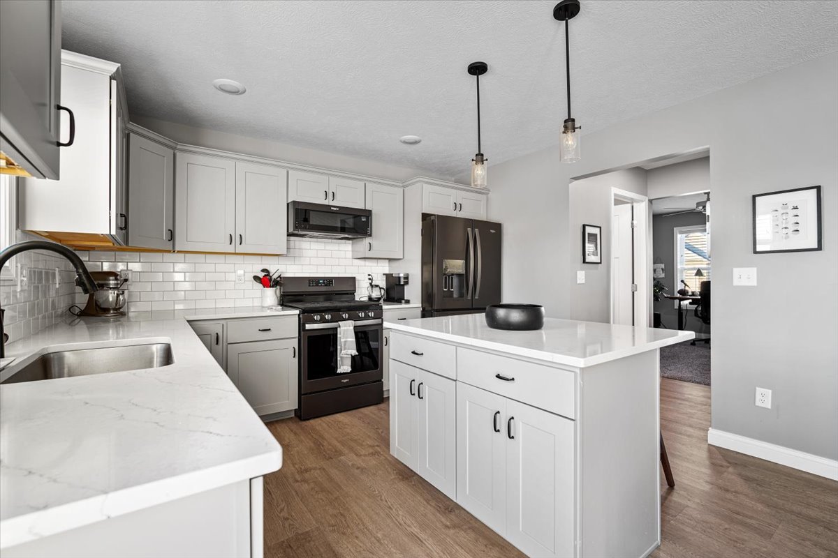 1727 Eide Road Bloomington, IL 61704 - Photo 16 of 40