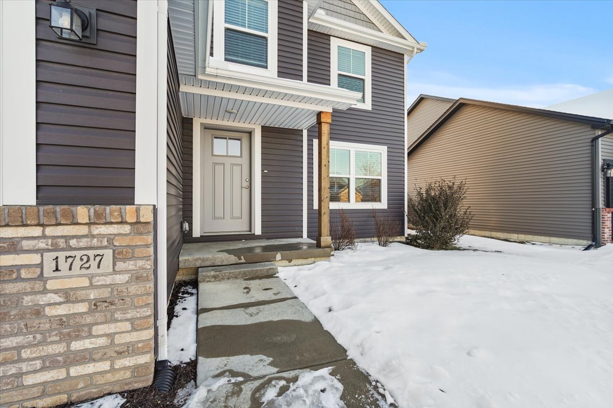 1727 Eide Road Bloomington, IL 61704 - Photo 2 of 40