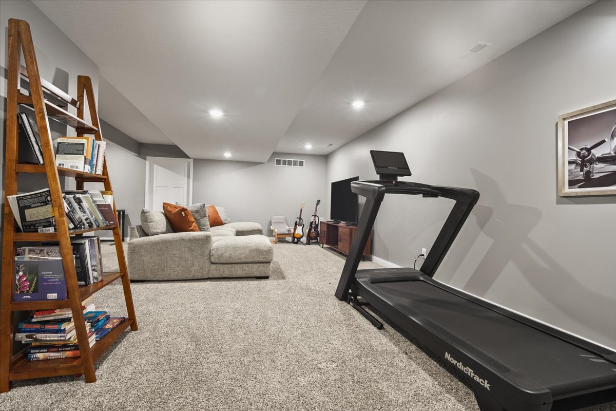 1727 Eide Road Bloomington, IL 61704 - Photo 33 of 40