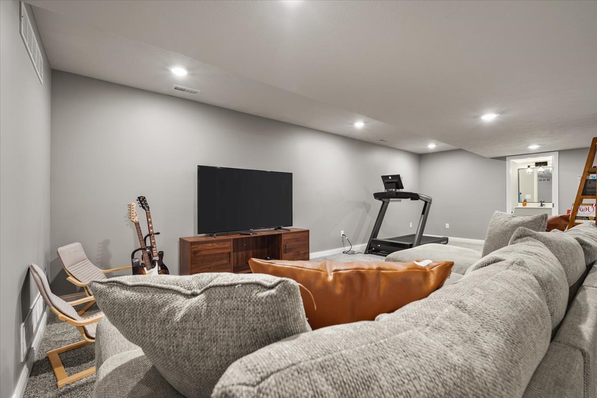 1727 Eide Road Bloomington, IL 61704 - Photo 36 of 40