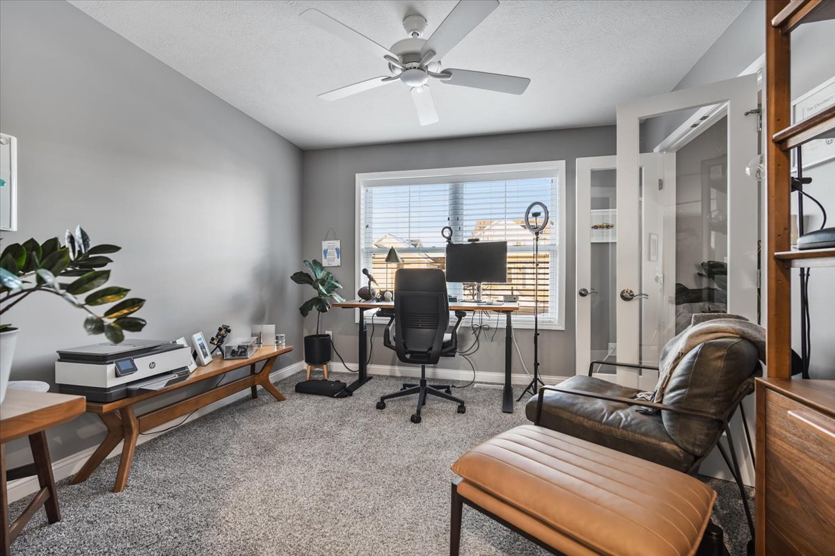 1727 Eide Road Bloomington, IL 61704 - Photo 4 of 40