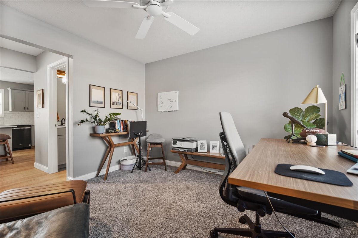 1727 Eide Road Bloomington, IL 61704 - Photo 5 of 40