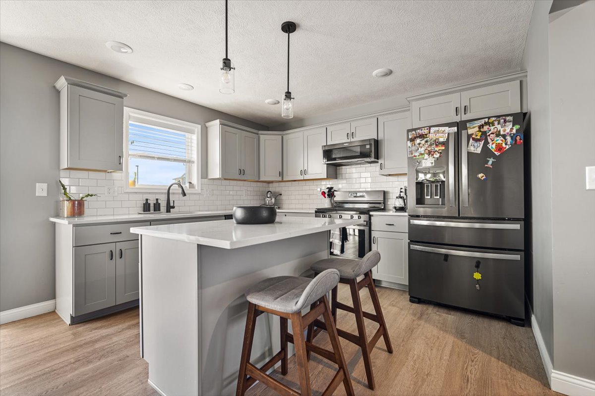 1727 Eide Road Bloomington, IL 61704 - Photo 8 of 40