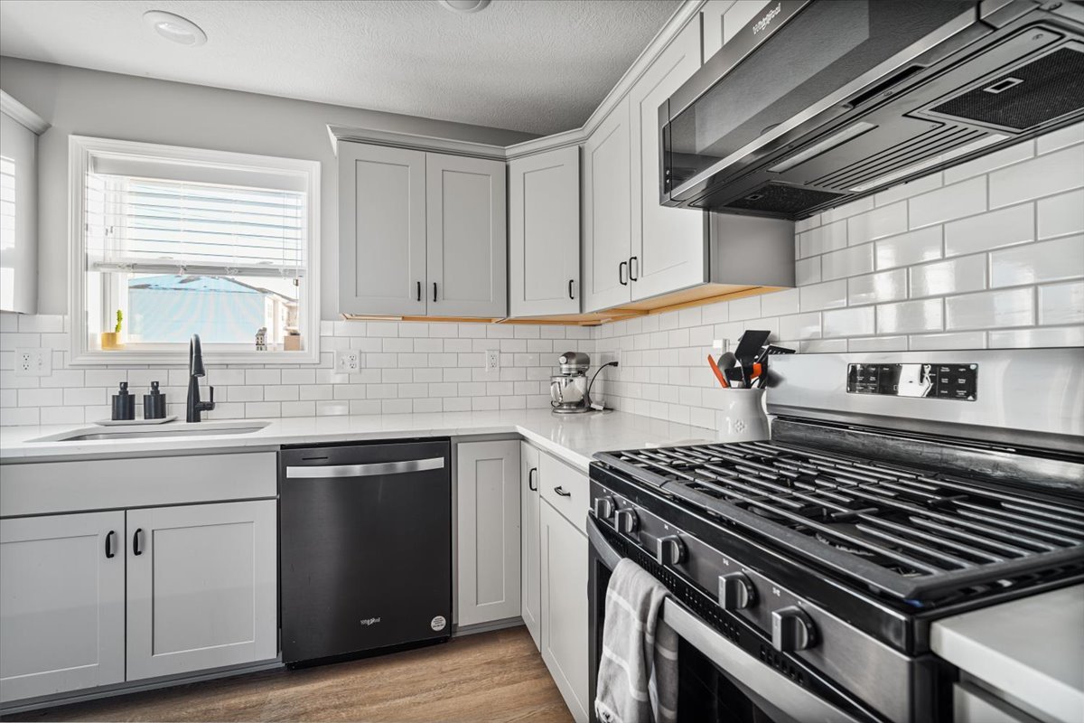 1727 Eide Road Bloomington, IL 61704 - Photo 10 of 40