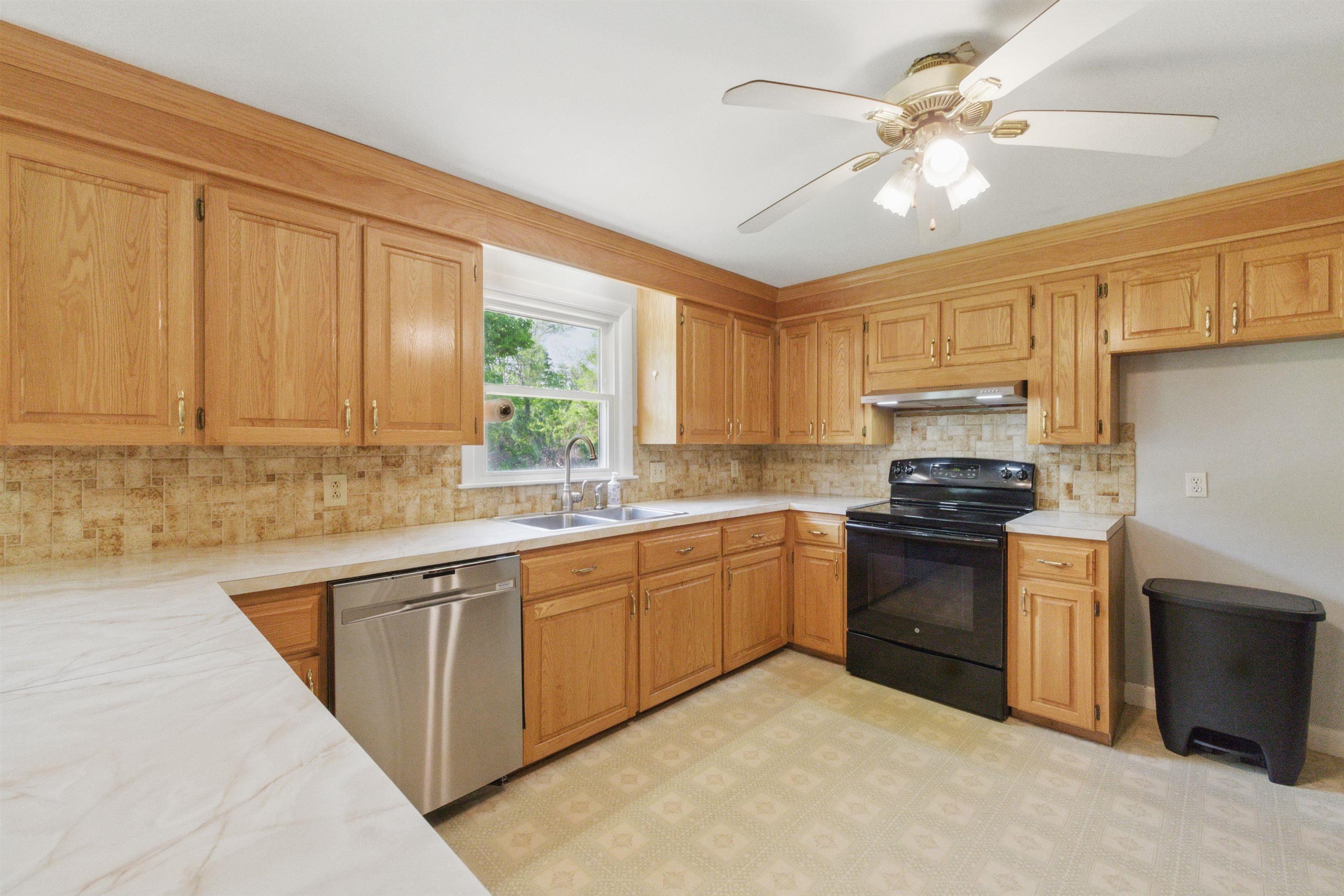 6 Wheeler Street Merrimack, NH 03054 - Photo 20 of 53 Gallery Image 20