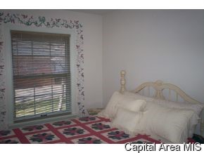 2115 Huntleigh Road Springfield, IL 62704 - Photo 9 of 12