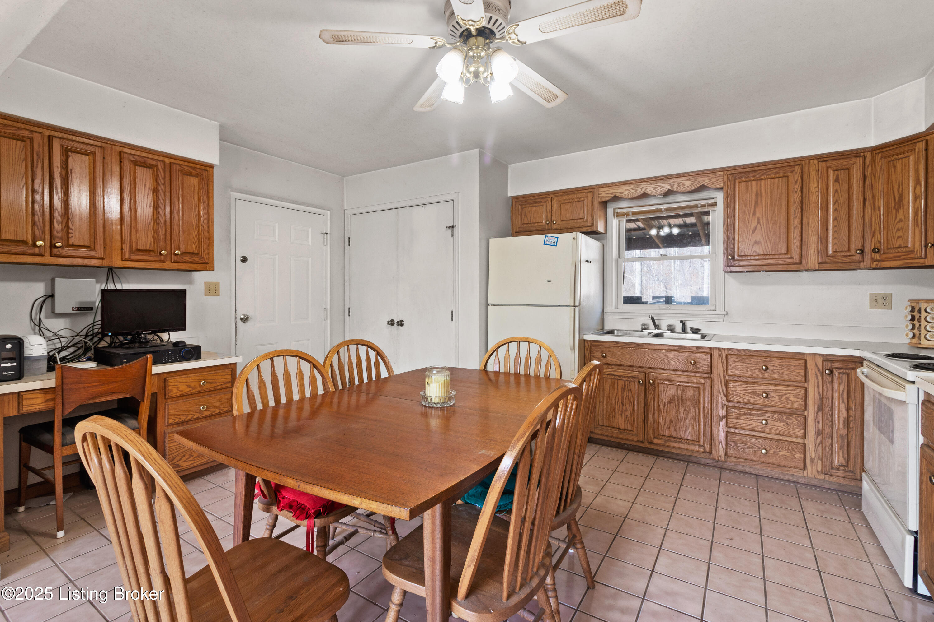 1147 Poplar Grove Road Buffalo, KY 42716 - Photo 9 of 26 IMG_0332