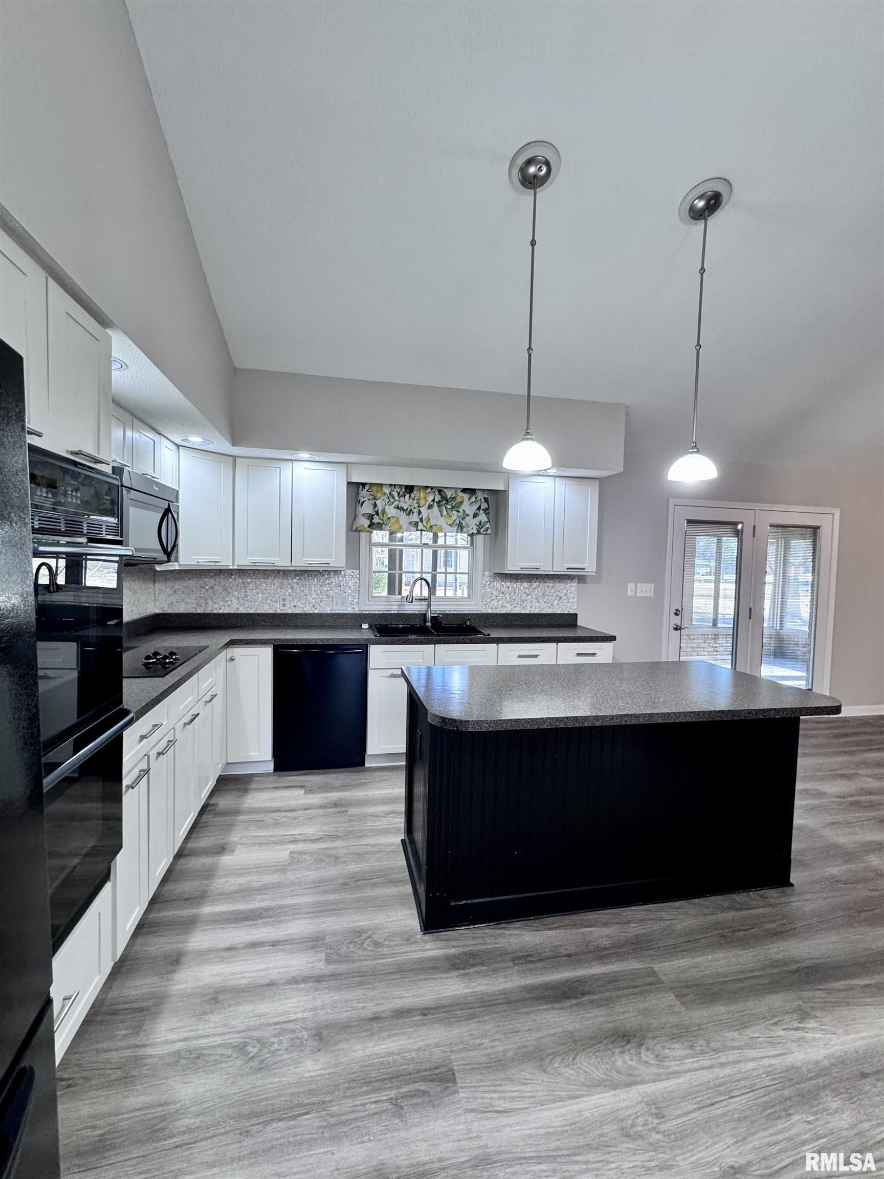 815 East Franklin Street Macomb, IL 61455 - Photo 17 of 38