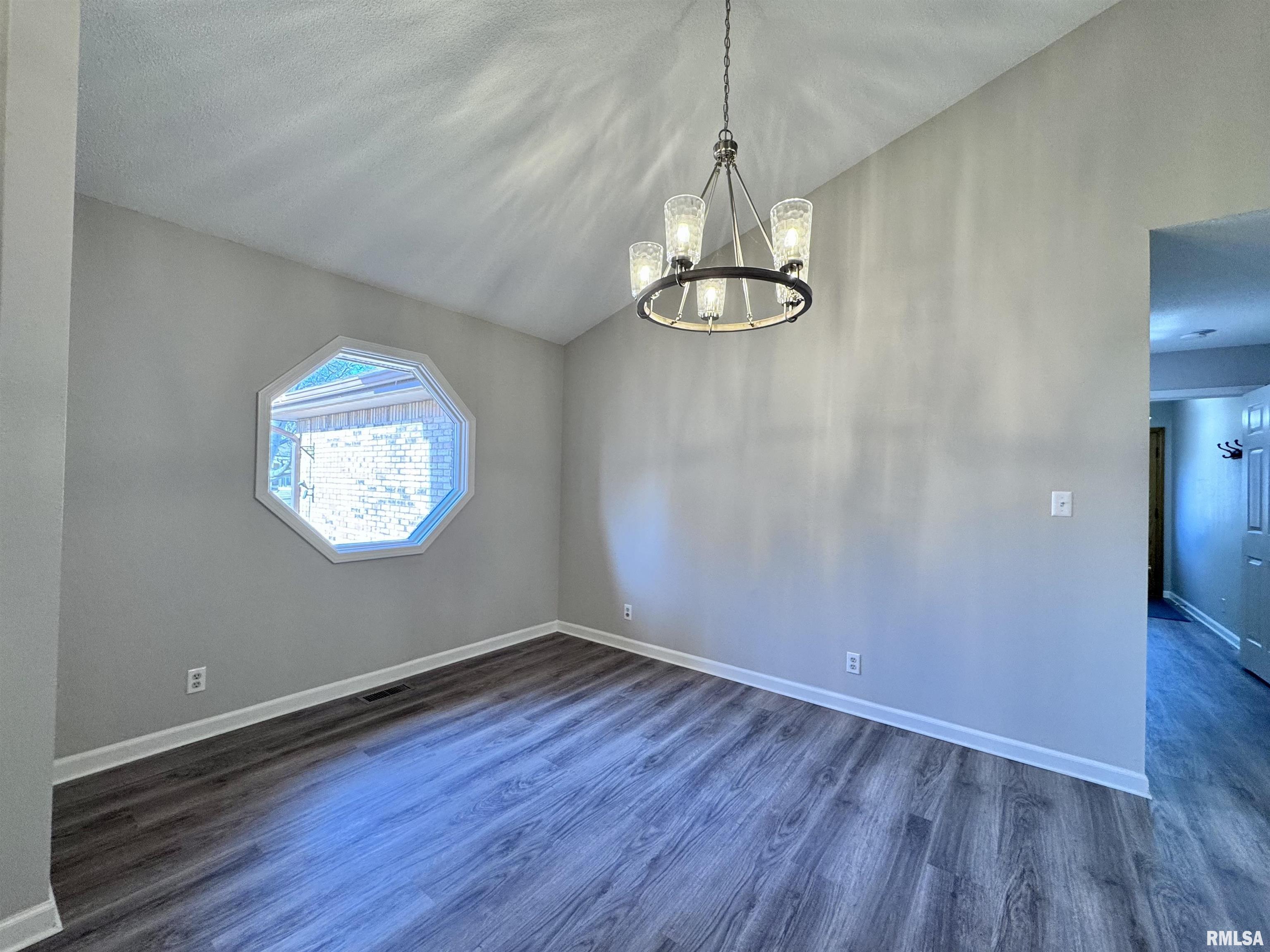 815 East Franklin Street Macomb, IL 61455 - Photo 4 of 38