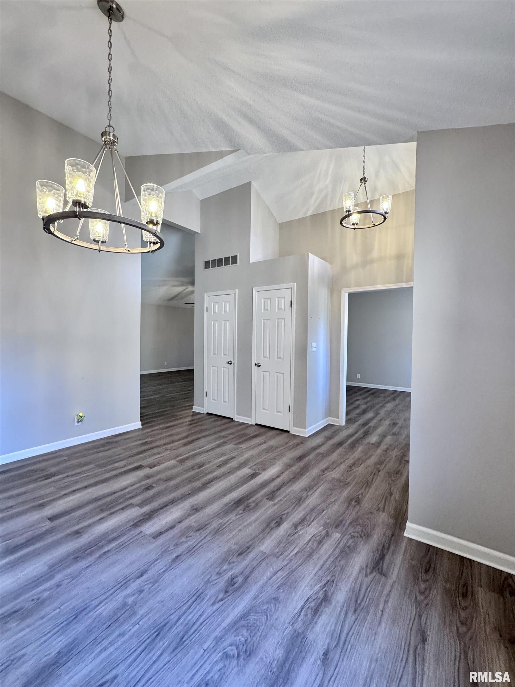 815 East Franklin Street Macomb, IL 61455 - Photo 5 of 38