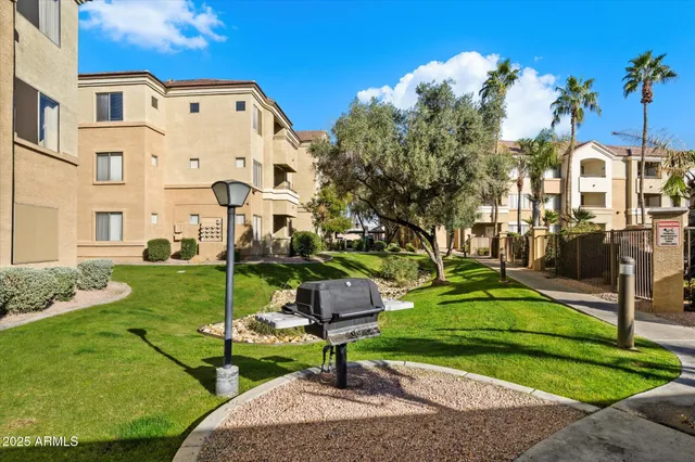 a view of a yard in front of house