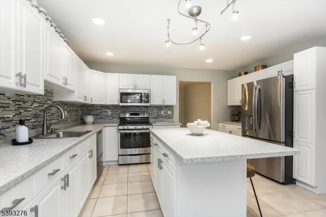 $695,000 | 35 Waldeck Court, West Orange, NJ 07052