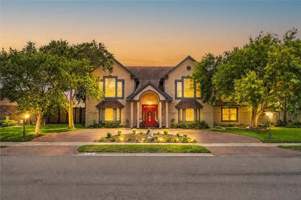 $699,000 | 5405 Hulen Drive, Corpus Christi, TX 78413