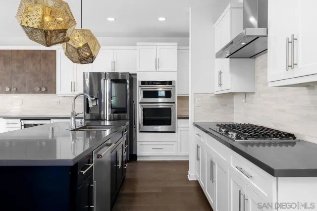 $1,675,000 | 8352 Ridge Court, San Diego, CA 92108