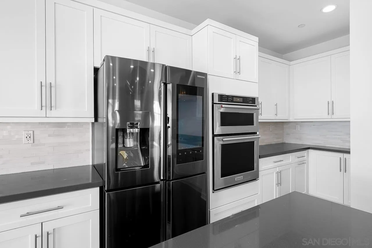 8352 Ridge Court San Diego, CA 92108 - Photo 15 of 68