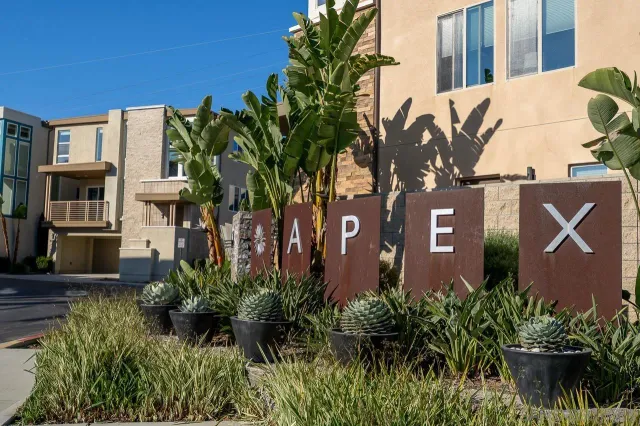 $1,675,000 | 8352 Ridge Court, San Diego, CA 92108