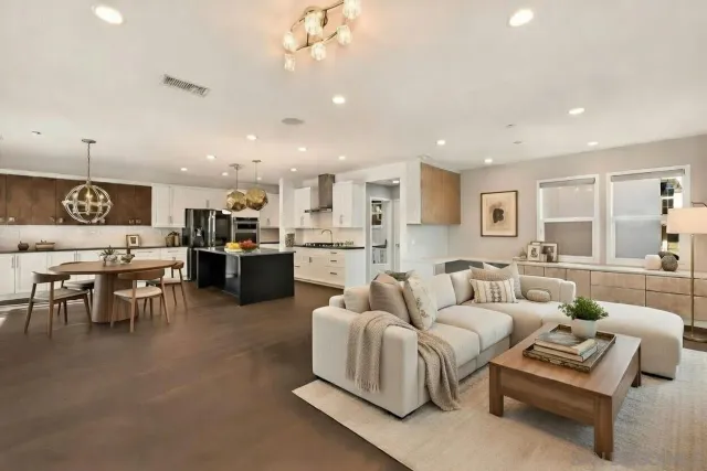 $1,675,000 | 8352 Ridge Court, San Diego, CA 92108