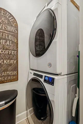 a close up view of a washer and dryer