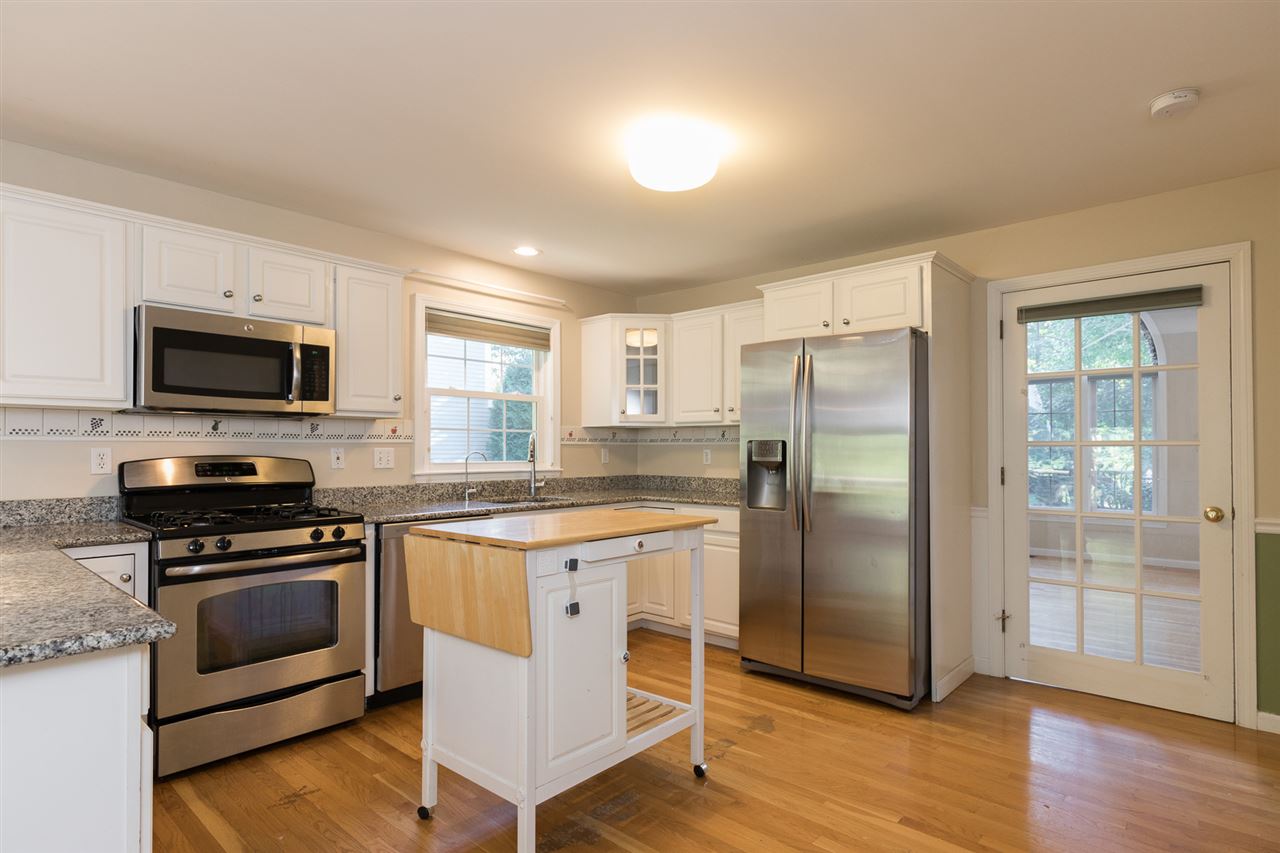 34 Exeter Farms Road Exeter, NH 03833 - Photo 6 of 40