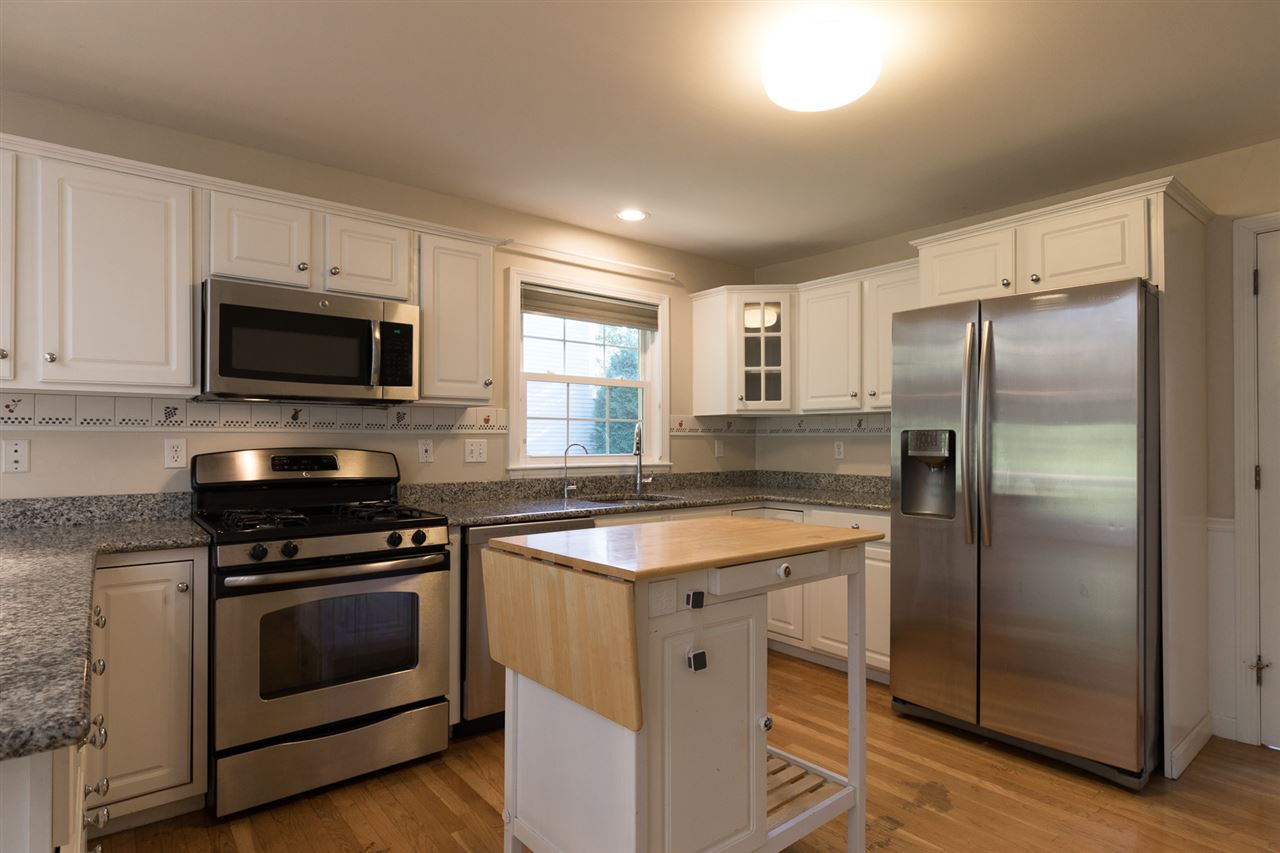 34 Exeter Farms Road Exeter, NH 03833 - Photo 8 of 40