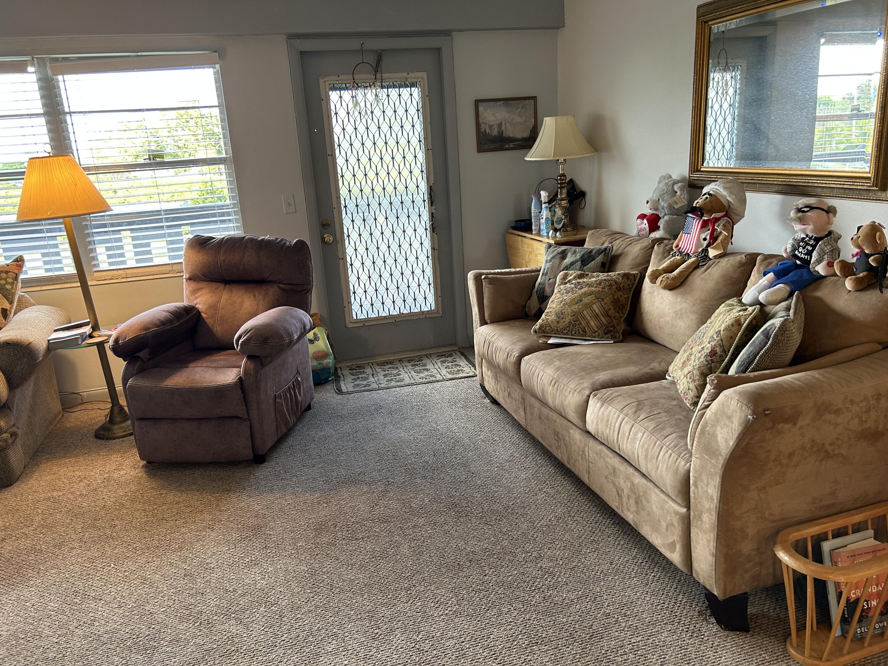 208 Suffolk F, Unit 208E Boca Raton, FL 33434 - Photo 4 of 15 Living Room