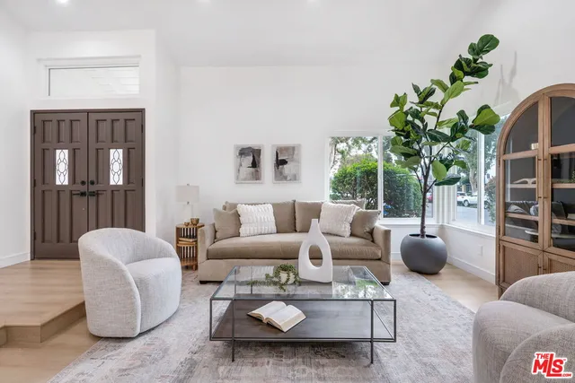 $1,299,000 | 20657 Septo Street, Chatsworth, CA 91311