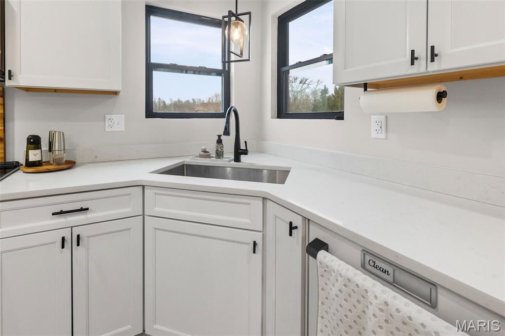 3343 Nottoway Avenue Godfrey, IL 62035 - Photo 14 of 80