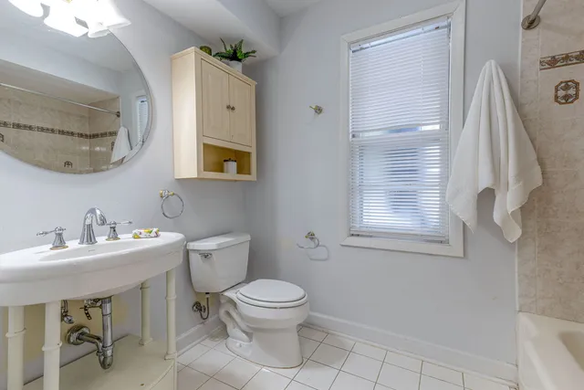 $4,400 | 996 Castlegate Court, Lake Forest, IL 60045