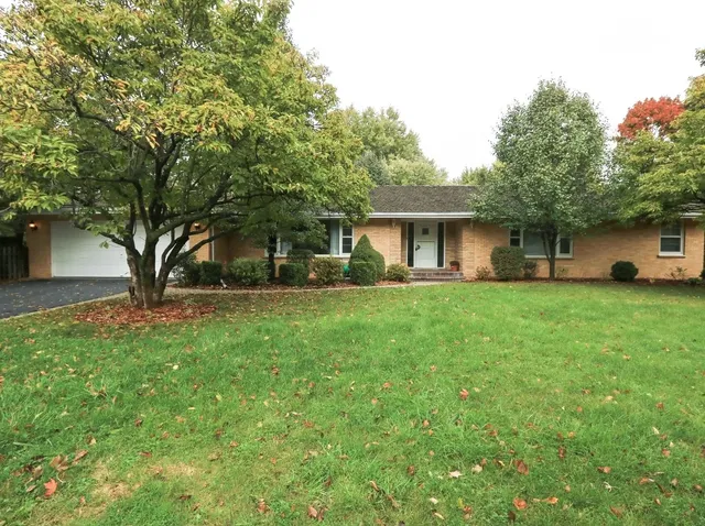 $4,400 | 996 Castlegate Court, Lake Forest, IL 60045