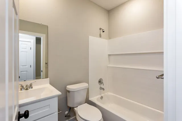 $1,650 | 10317 Lake Road, Unit 3A, Houston, TX 77070