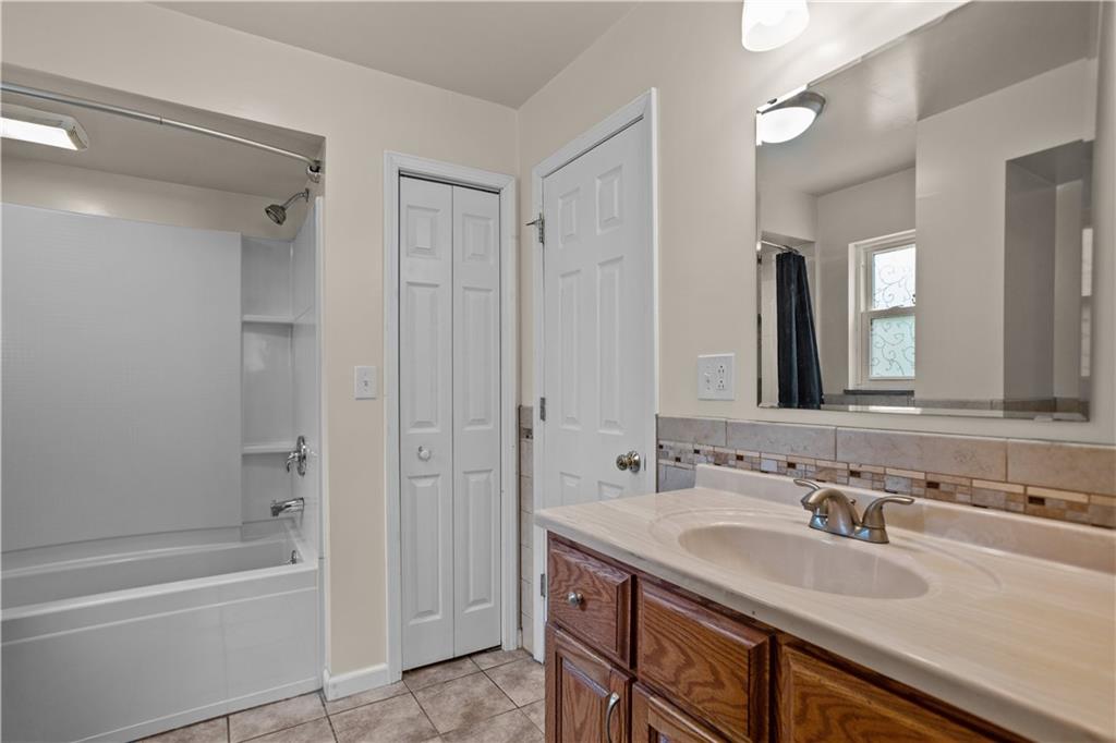 22 Bellview Drive McKees Rocks, PA 15136 - Photo 12 of 25