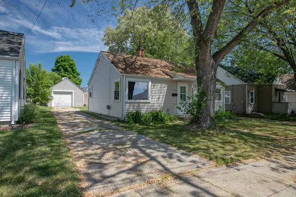 $190,000 | 722 Roosevelt Street, Menasha, WI 54952