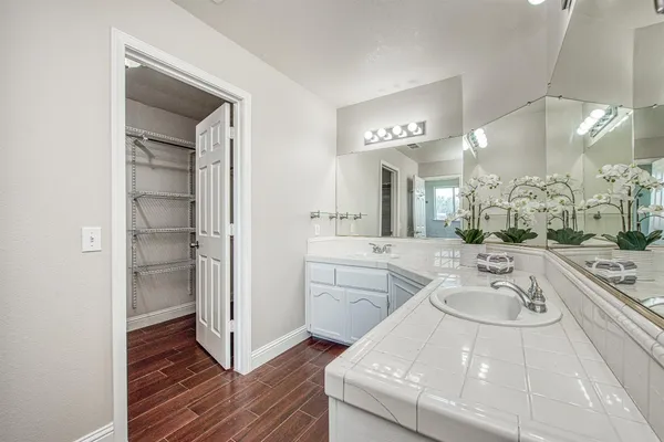 $812,000 | 5358 West Clinton Avenue, Fresno, CA 93722