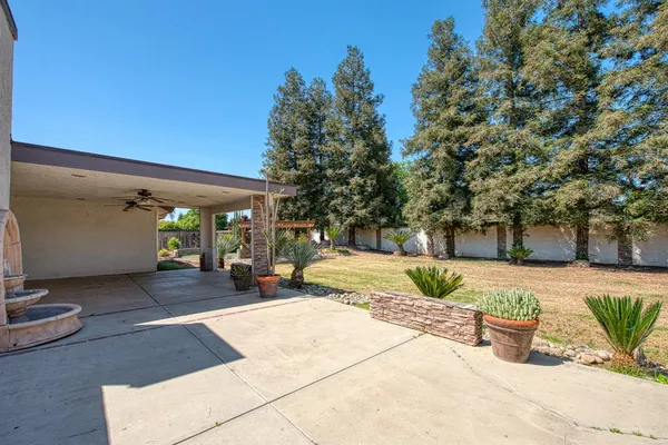 $812,000 | 5358 West Clinton Avenue, Fresno, CA 93722