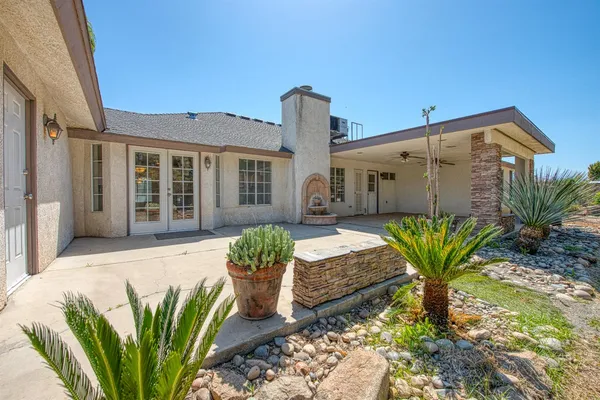 $812,000 | 5358 West Clinton Avenue, Fresno, CA 93722