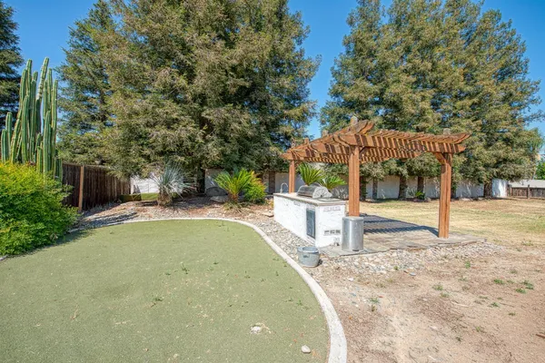$812,000 | 5358 West Clinton Avenue, Fresno, CA 93722