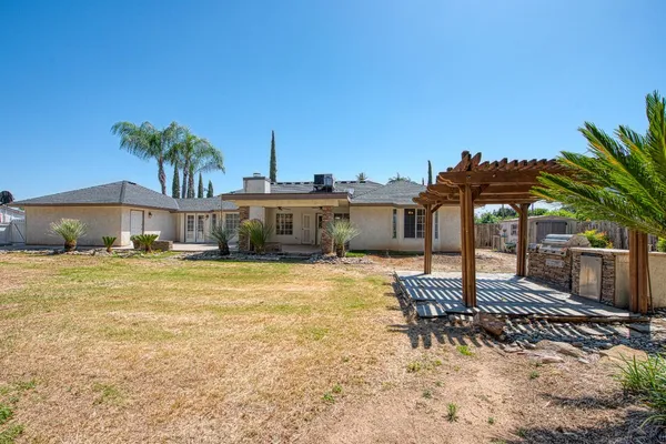 $812,000 | 5358 West Clinton Avenue, Fresno, CA 93722
