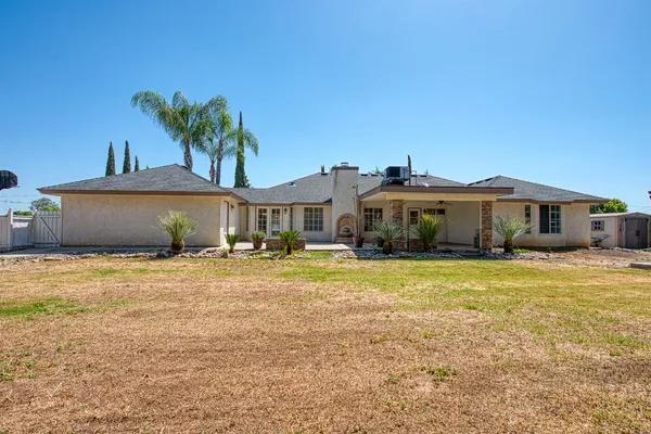 $812,000 | 5358 West Clinton Avenue, Fresno, CA 93722