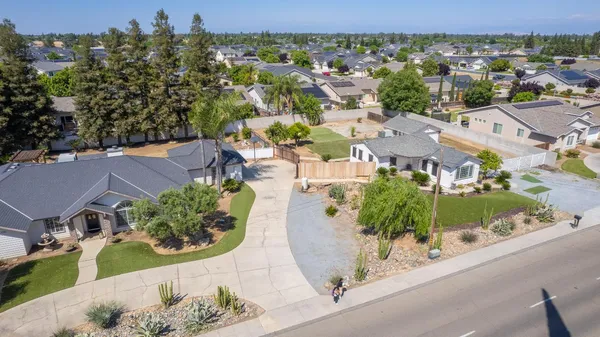 $812,000 | 5358 West Clinton Avenue, Fresno, CA 93722