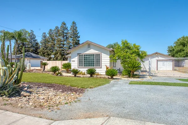 $812,000 | 5358 West Clinton Avenue, Fresno, CA 93722