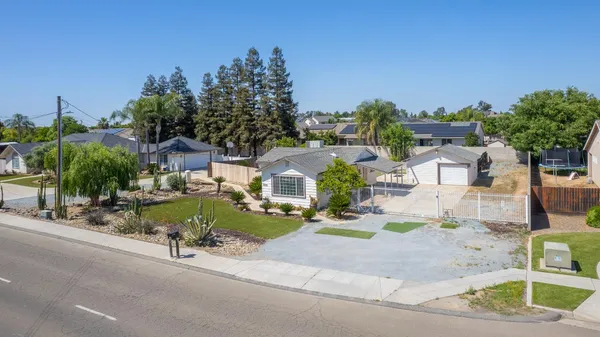 $812,000 | 5358 West Clinton Avenue, Fresno, CA 93722