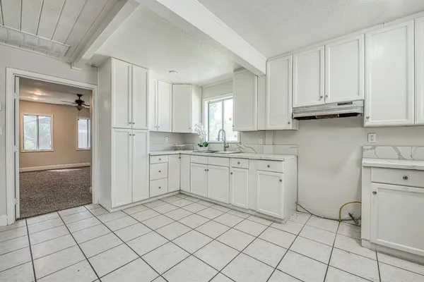 $812,000 | 5358 West Clinton Avenue, Fresno, CA 93722