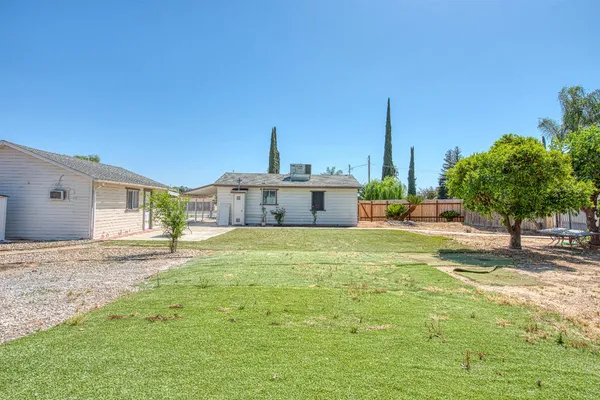 $812,000 | 5358 West Clinton Avenue, Fresno, CA 93722