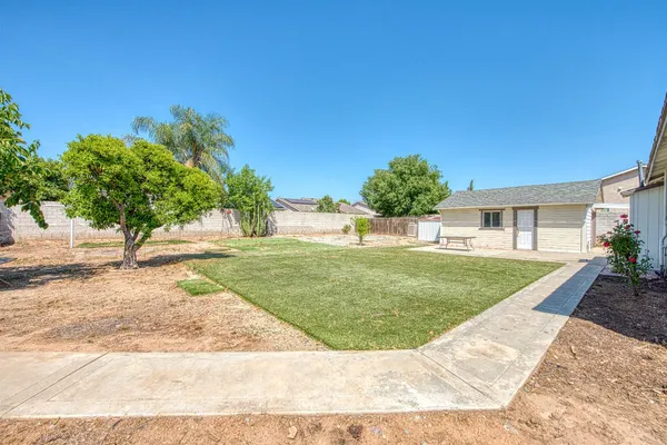 $812,000 | 5358 West Clinton Avenue, Fresno, CA 93722