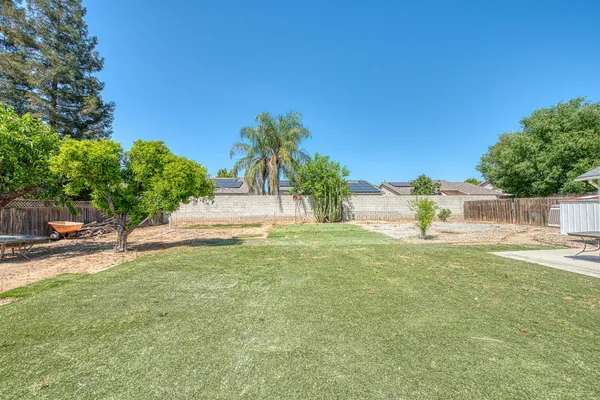 $812,000 | 5358 West Clinton Avenue, Fresno, CA 93722