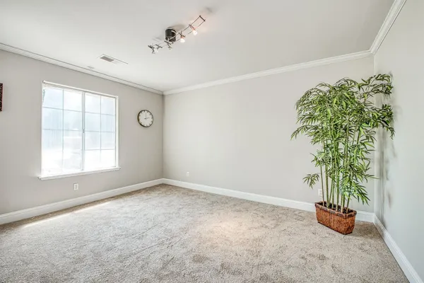$812,000 | 5358 West Clinton Avenue, Fresno, CA 93722