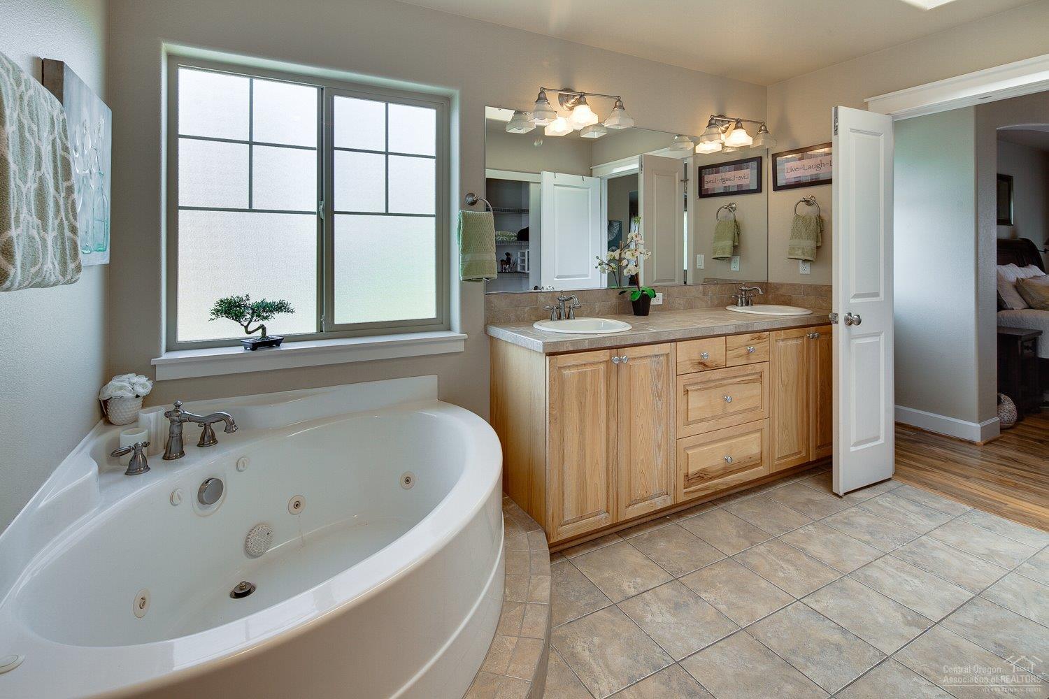 798 Northwest 28th Loop Redmond, OR 97756 - Photo 17 of 22 Additional Photo