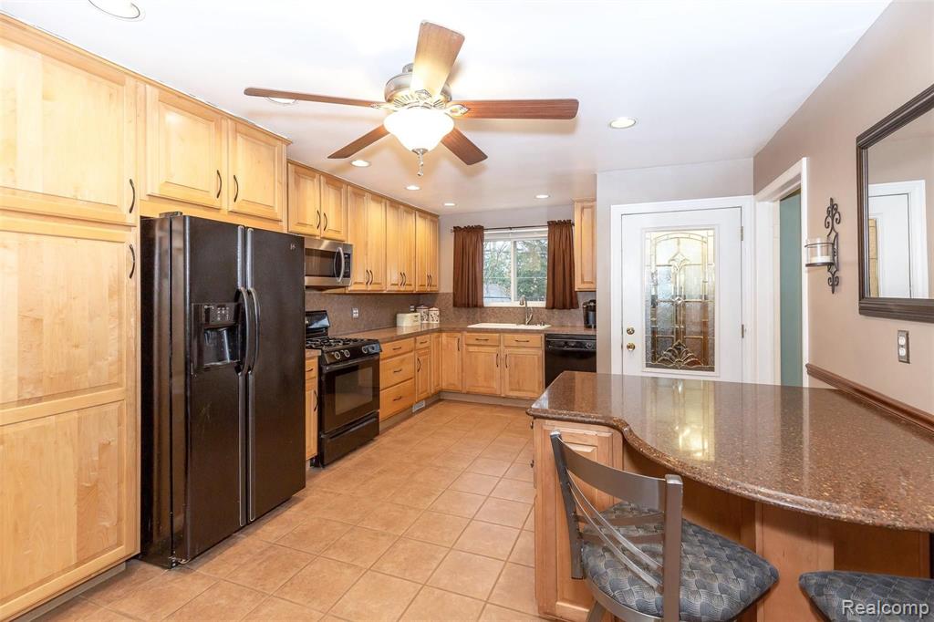 5020 Chicago Road Warren, MI 48092 - Photo 8 of 35