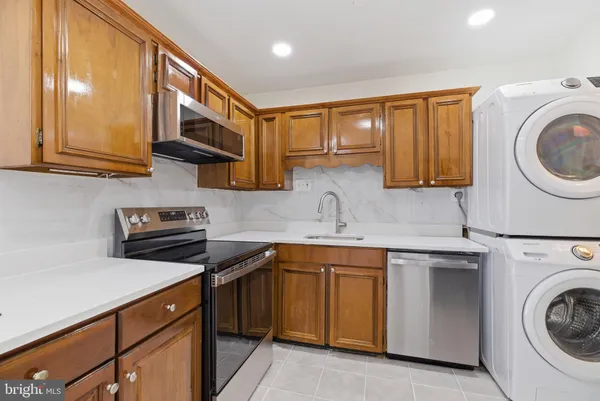 $350,000 | 102 North Duke Drive, Sterling, VA 20164
